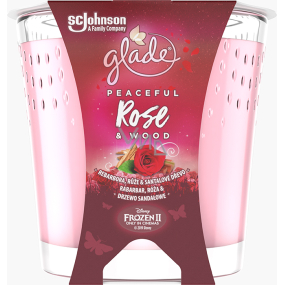 Glade Peaceful Rose & Wood s vôňou rebarbory, ruže a santalového dreva vonná sviečka v skle, doba horenia až 32 hodín 129 g
