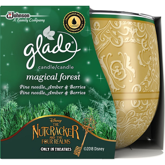 Glade Magical Forest - borovicové ihličie, jantár a lesné ovocie vonná sviečka v skle, doba horenia až 30 hodín 120 g