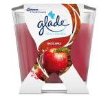 Glade Spiced Apple Jablko a škorica vonná sviečka doba horenia až 30 hodín 70 g