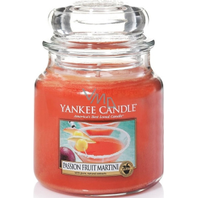 Yankee Candle Passion Fruit Martini - Tropický koktail s Martini vonná sviečka Classic strednej sklo 411 g