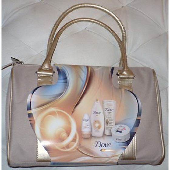 Dove Silk Glow s hodvábnymi proteínmi kabelka