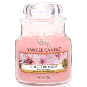 Yankee Candle Cherry Blossom - Čerešňový kvet vonná sviečka Classic malá sklo 104 g