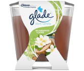 Glade Bali Sandalwood & Jasmine Santalové drevo z Bali a jazmín vonná sviečka doba horenia až 30 hodín 70 g