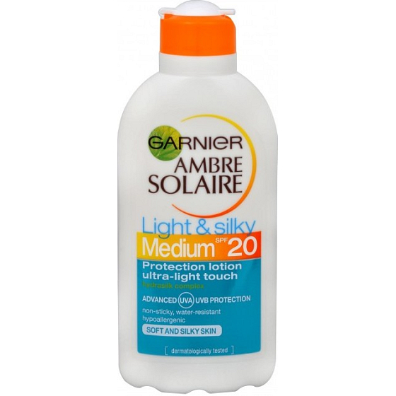 Garnier Ambre Solaire Light & silky SPF20 mlieko na opaľovanie 200 ml
