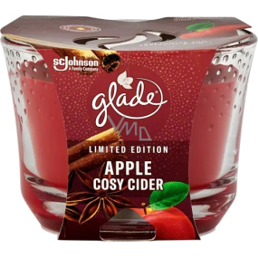 Glade Apple Cosy Cider s vôňou horúceho jablčného cideru a voňavé škorica vonná veľká sviečka v skle, doba horenia až 52 hodín 224 g