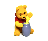 Disney Medvedík Pú minifigúrka - Medvedík sediaci s hrncom medu, 1 ks, 5 cm