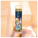 Crazy Rumors Zodiac Baran balzam na pery s príchuťou citrusov, korenia a lesného ovocia 4,4 ml