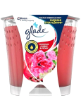 Glade Luscious cherry & peony vonná svíčka ve skle, doba hoření až 30 hodin 112 g