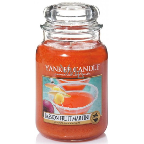 Yankee Candle Passion Fruit Martini - Tropický kokteil s Martini vonná sviečka Classic veľká sklo 623 g