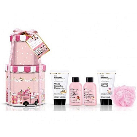 Baylis & Harding Ružová kolekcia Jahodový Cupcake mydlo 100 ml + Malinová panna cotta sprchový krém 100 ml + Cheesecake telové mlieko 50 ml + Cukrová mandle krém na ruky 50 ml + Cukrová mandle kryštáliky do kúpeľa 25 g + masážna hubka, kozmetická sada