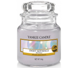 Yankee Candle Sweet Nothings - Sladké nič vonná sviečka Classic malá sklo 104 g