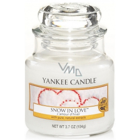Yankee Candle Snow in Love - Zamilovaný sneh vonná sviečka Classic malá sklo 104 g