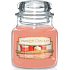 Yankee Candle White Strawberry Bellini - Biely jahodový koktail vonná sviečka Classic malá sklo 104 g