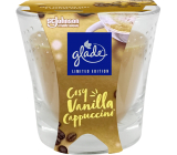 Glade Cosy Vanilla Cappuccino s vôňou vanilky a čerstvo namletej kávy vonná sviečka v skle, doba horenia až 38 hodín 129 g