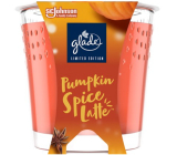 Glade Pumpkin Spice Latte vonná sviečka v skle, doba horenia až 38 hodín 129 g