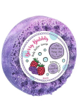 Bomb Cosmetics Berry Bubbly - Šumivé bobule prírodná masážna sprchová hubka s vôňou 200 g