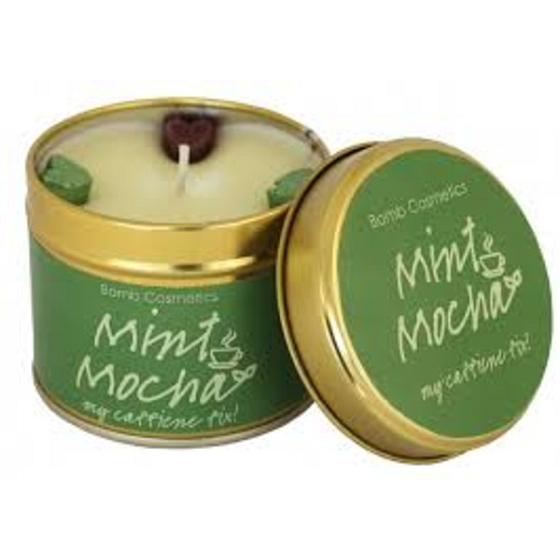 Bomb Cosmetics Mint Mocha Vonná prírodné, ručne vyrobená sviečka v plechovej dóze horí až 35 hodín