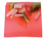 Bomb Cosmetics Jahodová pláň - Strawberry Fields Prírodné glycerínové mydlo 1 kg blok