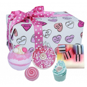 Bomb Cosmetics Sweet Illusion šumivý balistik do kúpeľa 2 x 160 g + glycerínové mydlo 100 g + špalíček do kúpeľa 50 g + maslová gulička, kozmetická sada