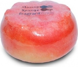 Fragrant Golden Balls Glycerínové mydlo masážne s hubkou naplnenou vôňou parfumu Beckham Classic v jasne červenej farbe 200 g