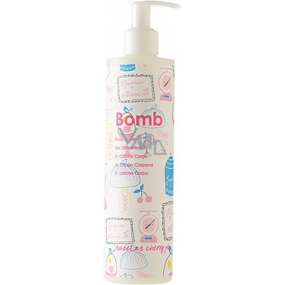 Bomb Cosmetics Sladká / ý ako čerešňový koláč telové mlieko s dávkovačom 300 ml