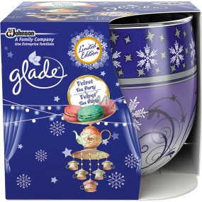 Glade by Brise Velvet Tea Party vonná sviečka v skle, doba horenia až 30 hodín 120 g