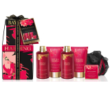 Baylis & Harding Cherry blossom sprchový gél 100 ml + sprchový krém 100 ml + telové mlieko 50 ml + krém na ruky 50 ml + kryštály do kúpeľa 25 g + telová hubka, kozmetická sada pre ženy