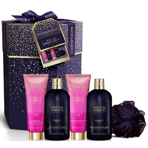 Baylis & Harding Mulberry Fizz sprchový krém 300 ml + gél na umývanie 300 ml + mlieko na telo a ruky 130 ml + sprchový gél 130 ml + špongia na umývanie, kozmetická sada pre ženy