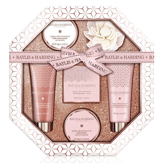 Baylis & Harding Jojoba, Hodváb a Mandľový olej mydlo 150 g + sprchový krém 130 ml + tekuté telové mydlo 130 ml + kryštáliky do kúpeľa 100 g + telové maslo 100 ml + žinka, kozmetická sada osemhran
