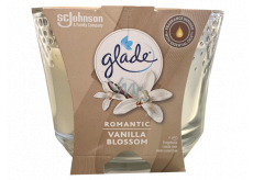 Glade Maxi Romantic Vanilla Blossom s vôňou vanilkového kvetu vonná sviečka v skle, doba horenia až 52 hodín 224 g