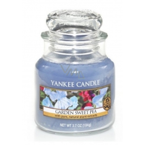 Yankee Candle Garden Sweet Pea - Kvety zo záhradky vonná sviečka Classic malá sklo 104 g