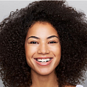 Essence Plumping Nudes lesk na pery 02 Big Softie 4,5 ml