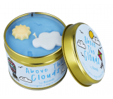 Bomb Cosmetics Nad mrakmi - Above The Clouds Vonná prírodná, ručne vyrobená sviečka v plechovej dóze horí až 35 hodín