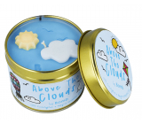 Bomb Cosmetics Nad mraky - Above The Clouds Vonná prírodné, ručne vyrobená sviečka v plechovej dóze horí až 35 hodín