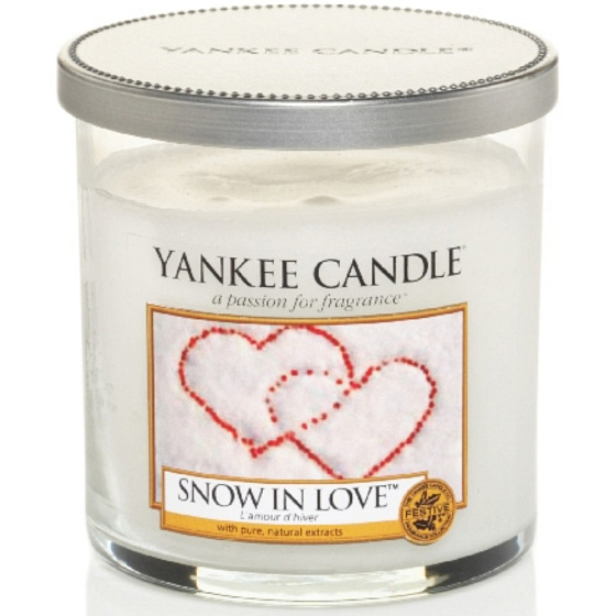 Yankee Candle Snow in Love - Zamilovaný sneh vonná sviečka Décor malý 198 g