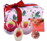 Bomb Cosmetics Plná jahôd - Strawberry Feels Forever šumivý balistik do kúpeľa 2 x 160 g + maslová gulička 30 g + maslový špalíček do kúpeľa 50 g + glycerínové mydlo 100 g, kozmetická sada