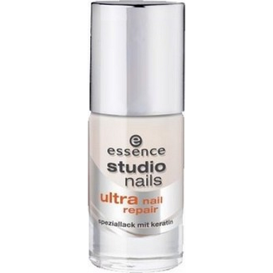 Essence Studio Nails Ultra Nail Repair ošetrujúci lak na nechty 8 ml