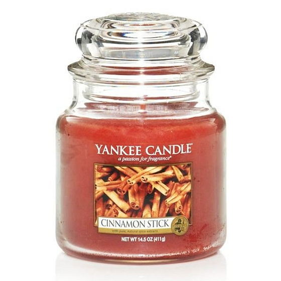 Yankee Candle Cinnamon Stick - Škoricová tyčinka vonná sviečka Classic stredné sklo 411 g