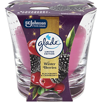 Glade Winter Berries vonná svíčka ve skle 112 g