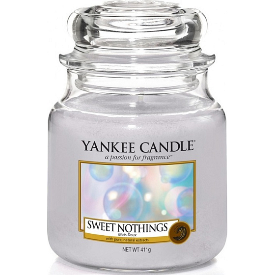 Yankee Candle Sweet Nothings - Sladké nič voňavá sviečka Classic stredné sklo 411 g