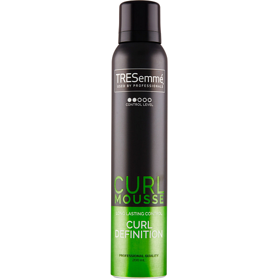TRESemmé Volume Curl Mousse Profesionálne tužidlo na vlasy, 200 ml