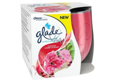 Glade by Brise Zvodná pivonka a Višňa vonná sviečka v skle, doba horenia až 30 hodín 120 g