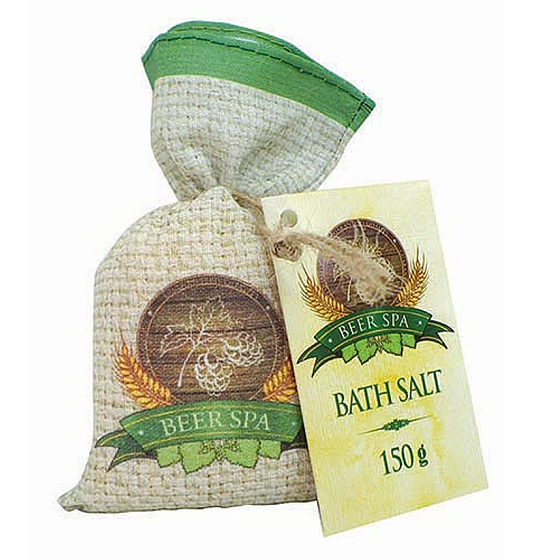 Bohemia Gifts Beer Spa Pivný soľ do kúpeľa pre stimuláciu a uvoľnenie napätia v plátenom sáčku 150 g