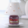 Yankee Candle White Hearts tienidlo malé 8 x 9 cm + tanier malý 9 x 9 cm na sviečku malú Classic