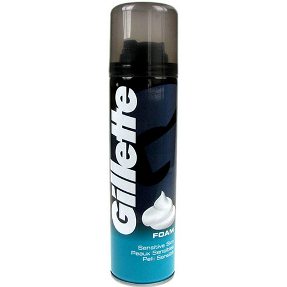Gillette Classic Sensitive pena na holenie pre citlivú pokožku 300 ml