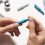 Payot Lisse Cure 10 Jours Rides Eclat Express 10-dňová kúra proti vráskam s kyselinou hyalurónovou a retinolom 20 x 1 ml
