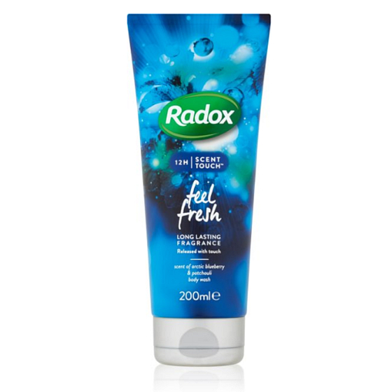 Radox Feel Fresh aktivujúce starajúca sprchový gél šetrne čistí, dlho prevonia 200 ml